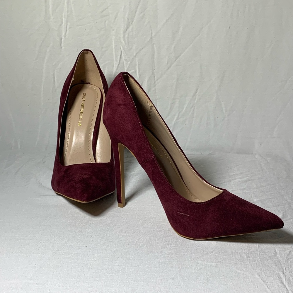 Lola Shoetique / Size 8 / Burgundy Suede Heels